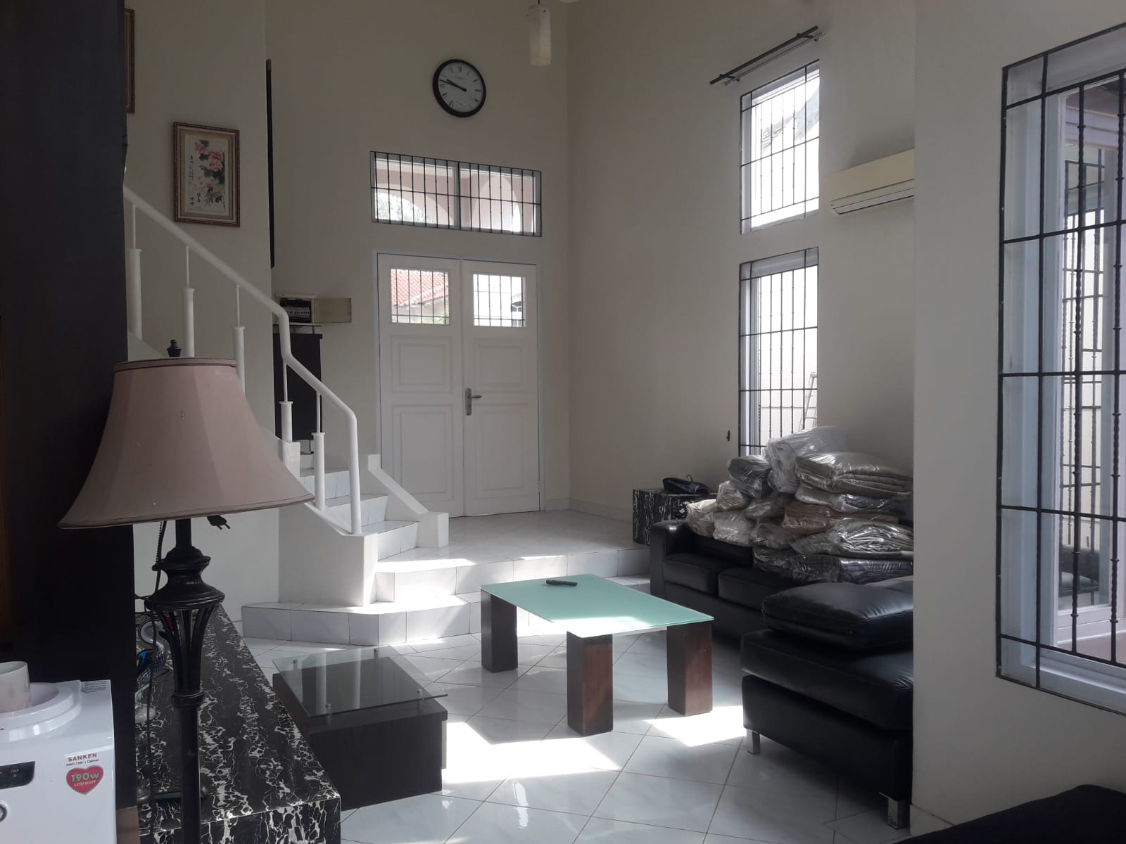 Rumah Disewakan Fully Furnished di Taman Menteng Lippo Cikarang